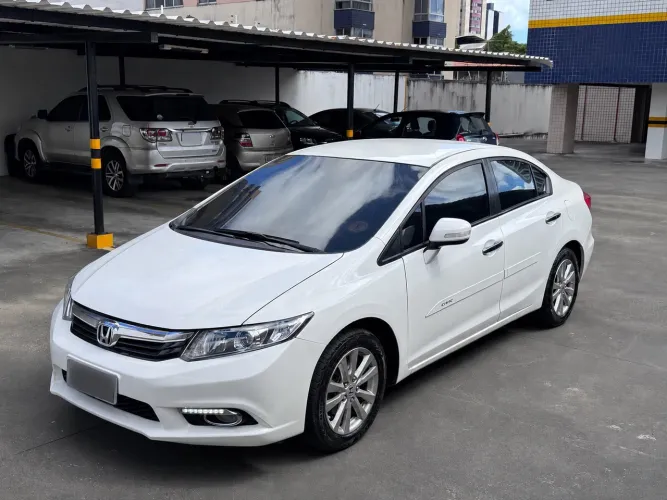 Honda Civic Sedan LXR 2.0 Flexone 16V Aut. 4P 2014