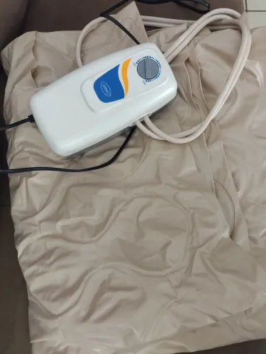 Vendo colchão pneumático solteiro