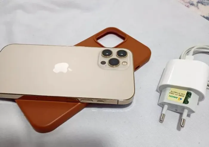 Iphone 12 pro max sem detalhes