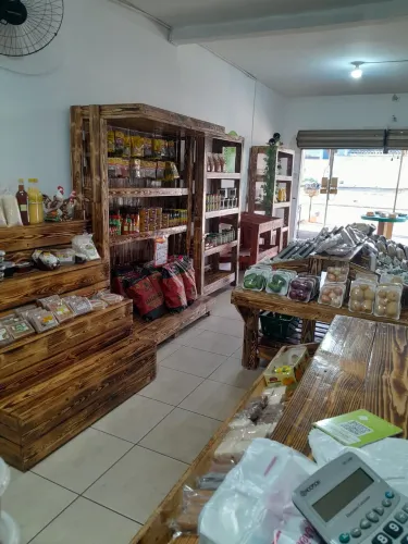 Banca de frutas e verduras e móveis personalizados para hortifruti