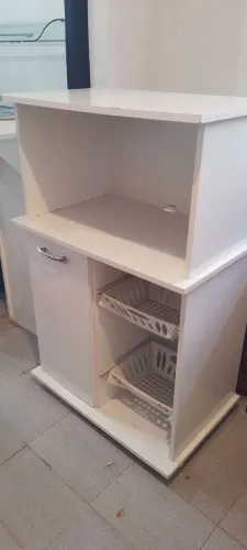 Armário com fruteira. Só 180 