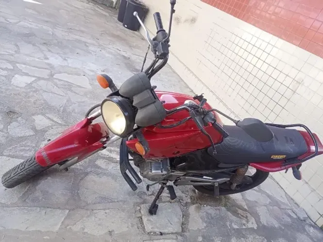 Yamaha YBR 125 2011 - Econômica e Conservada