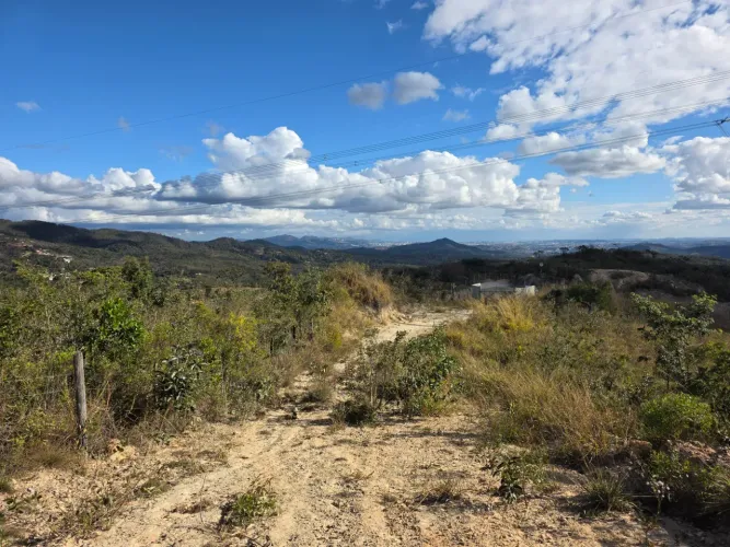 Fazendinhas em Ravena de 20.000 m² com escritura, água, energia elétrica e boa topografia!