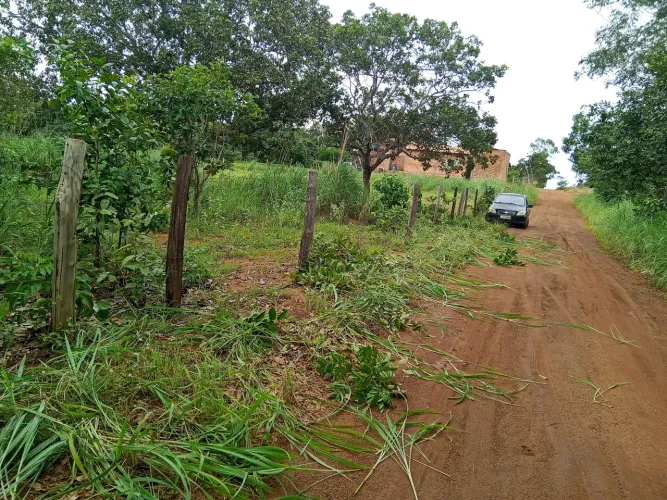 Vende-se chácara ah 8 km de luzimagues