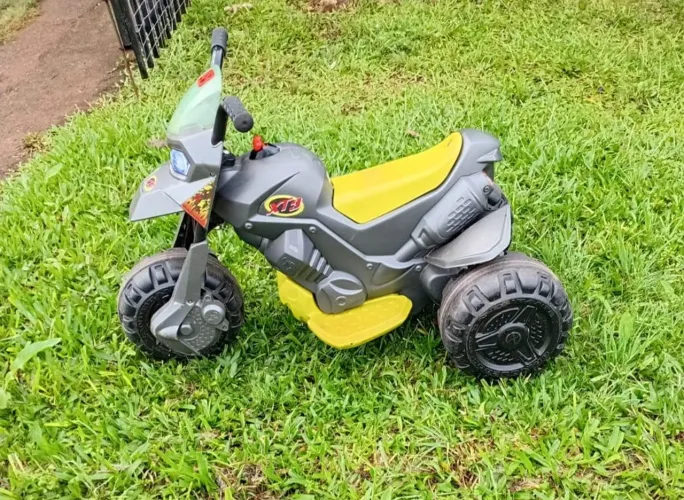 Moto Elétrica Infantil Bandeirantes