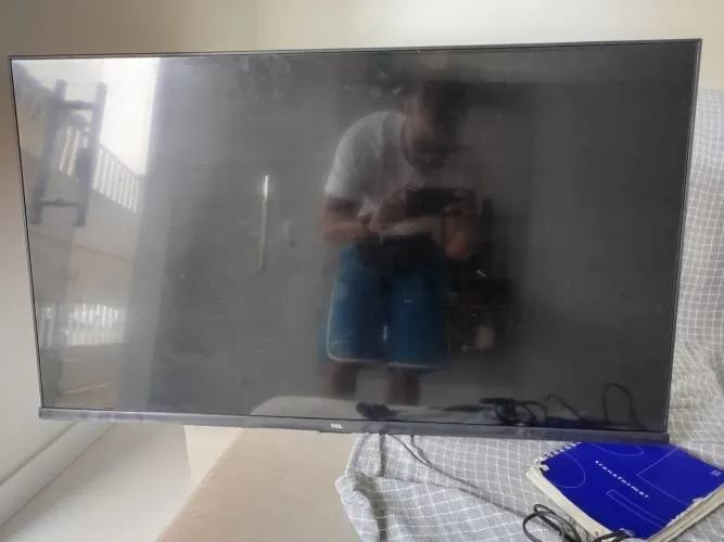 Tv TCL com defeito nas tela