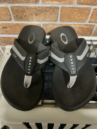 Chinelo Oakley