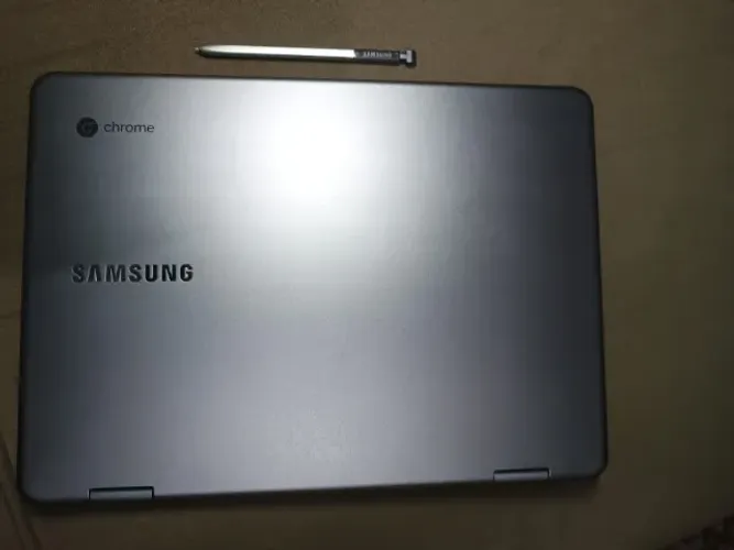 Samsung Chromebook Plus V2 Intel Celeron 4GB 32 eMMC Tela 12.2" Touch com Caneta S-Pen
