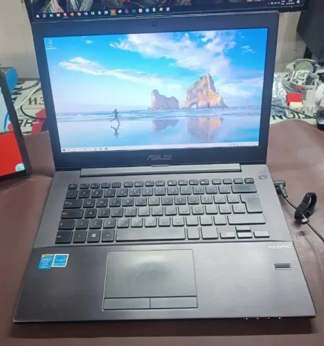 Notebook ASUS PU401LA