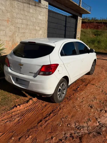 Chevrolet Onix Hatch LTZ 1.4 8V Flex Power Aut. 4P 2015