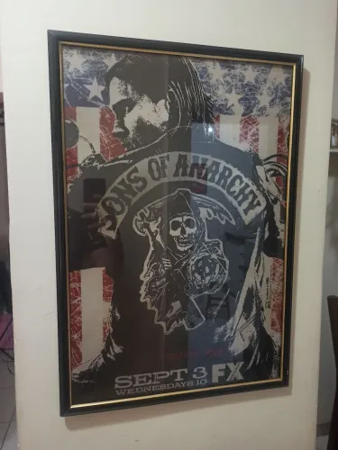 Quadro Sons of Anarchy Grande 67x46,5 cm - Impressão em Lona, Moldura Premium com Vidro