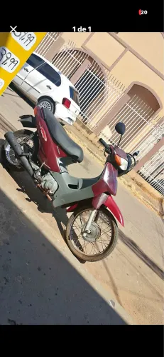 Troco biz 100 muito boa de motor, partida e pedal 