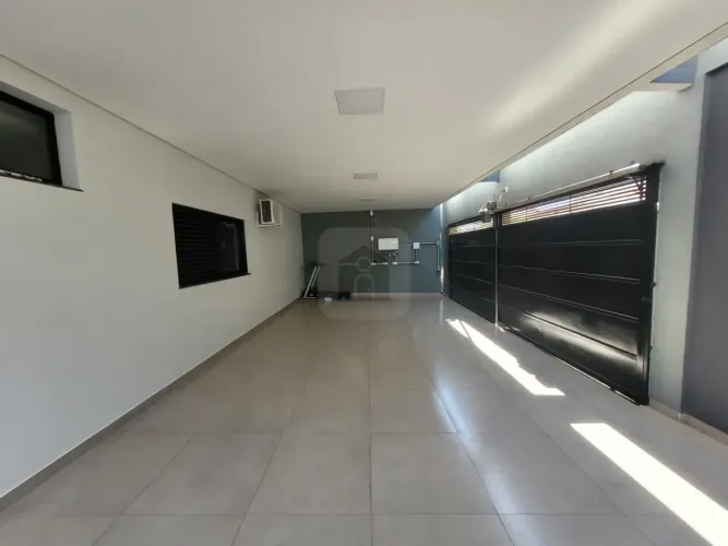 Casa para locação e venda no bairro Santa Mônica