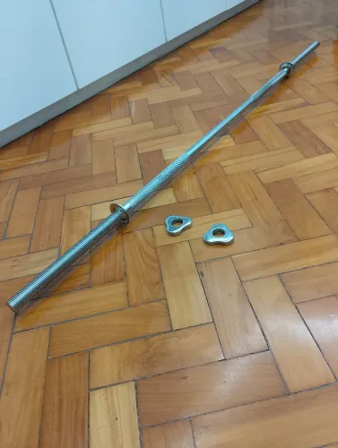 Barra reta recartilhada original Megagym 150 cm trava rosca