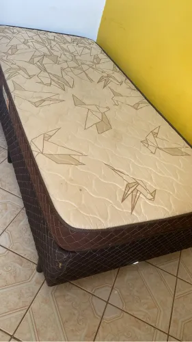 Vendo Cama Box Solteiro