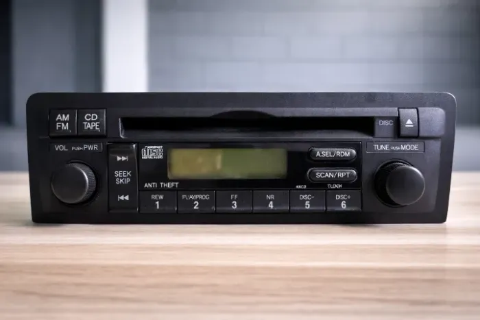 Rádio Original para linha Honda (civic, fit) 2001-2007 AM/FM com CD - Som de Fábrica