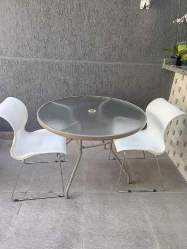 Mesa com cadeiras