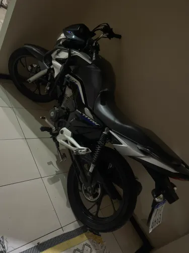 Vendo Titan 160 2023 