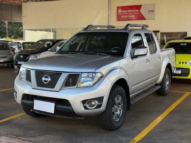 Nissan Frontier SV AT. CD 4X4 2.5 TB Dies. Aut. 2015