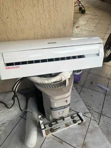Ar-condicionado AGRATTO 12 mil btus (6 meses de uso)