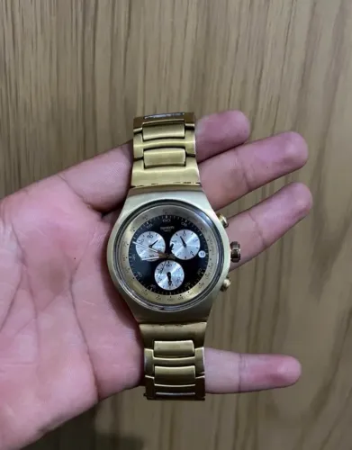 Swatch cara preta
