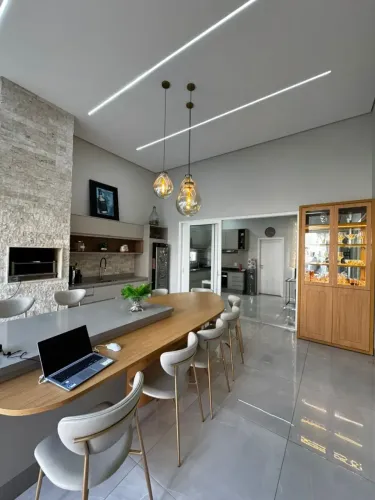 CASA TÉRREA COM 3 SUÍTES À VENDA, 459m2 - VILLA JARDIM