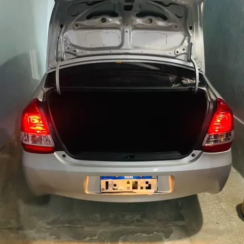 Toyota Etios XS Sedan 1.5 Flex 16V 4P Mec. 2013