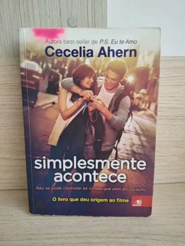 Simplesmente acontece (Livro)