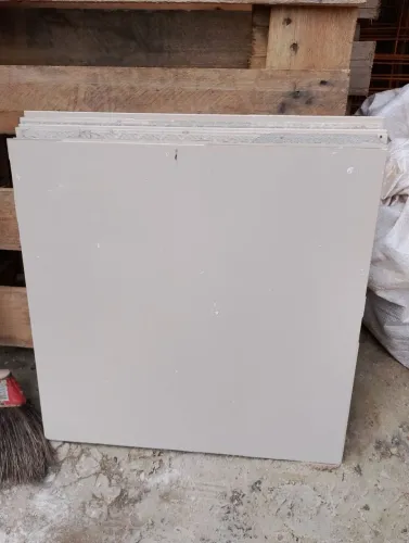 Porcelanato polido tamanho 49,5x49,5 cm