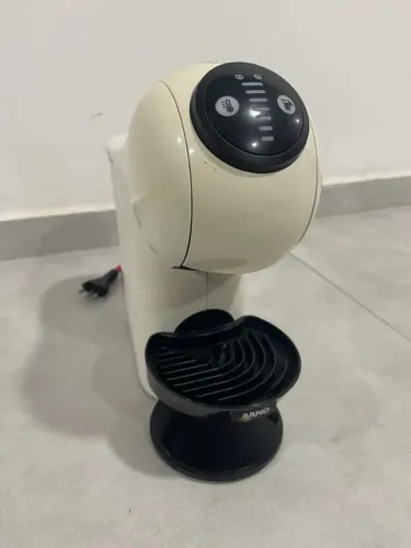 Cafeteira Dolce Gusto Genio S - Excelente Estado | Café Perfeito em Segundos