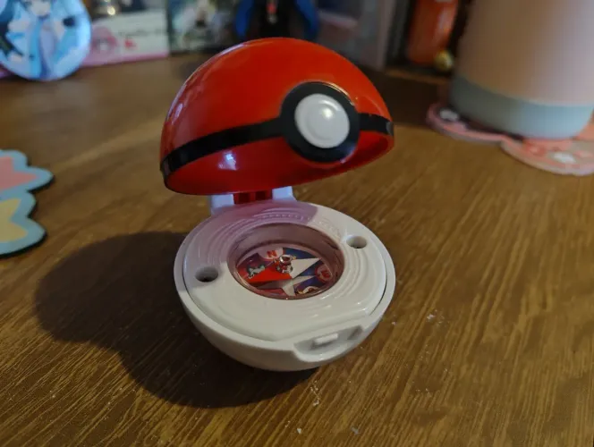 Pokemon pokébola brinquedo McDonald's