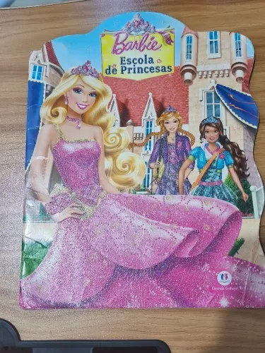 Livro Barbie escola de princesas edição de 2014