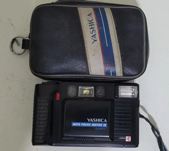 Máquina Fotográfica Yashica Motor 2