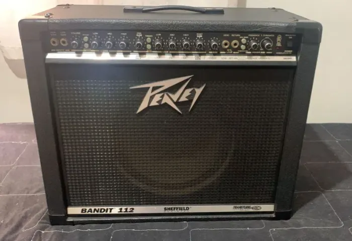 AMPLIFICADOR GUITARRA PEAVEY BANDITT 112 - SHEFILED USA