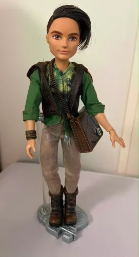 Boneco Hunter Ever After High