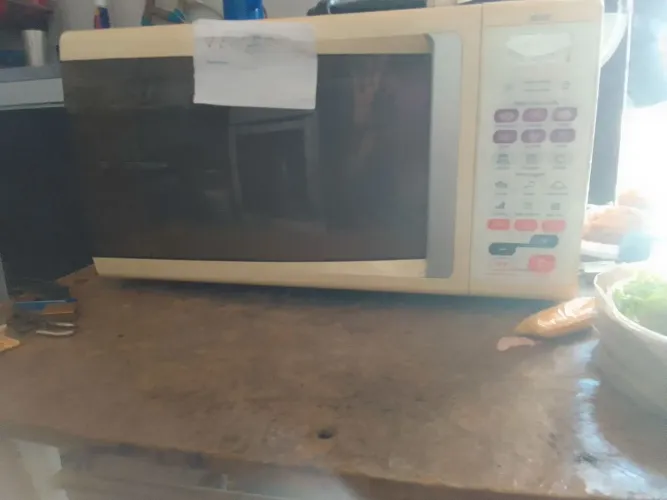 Ventilador e micro-ondas 