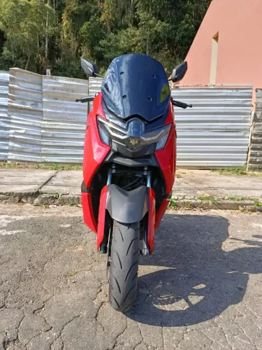Yamaha NMAX 160, Vermelha, Modelo 2025, 6.800KM, Único dono