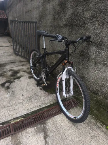 VENDO BICICLETA GTS PRETA