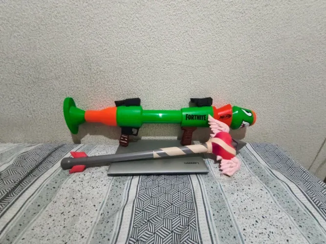 Bazuka e picareta Fortnite epic games nerf