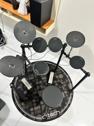 Bateria Eletrônica D-Tech Electra Preta 7 Corpos 200 Sons USB Mesh