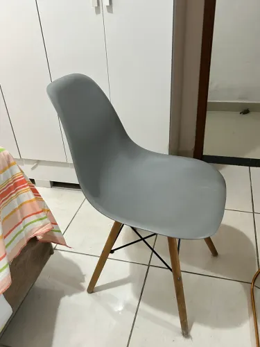 cadeira charles eames eiffel cinza