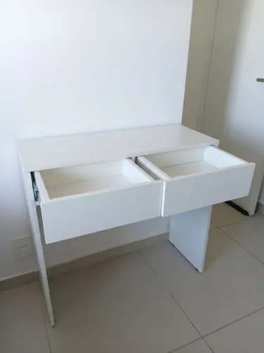 Escrivaninha de MDF