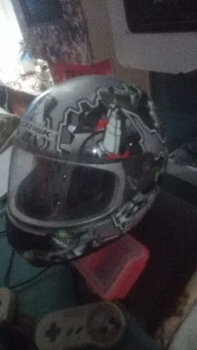 Capacete norisk novinho!