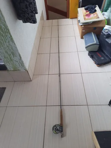 Vara de pesca com duas carretilha fly