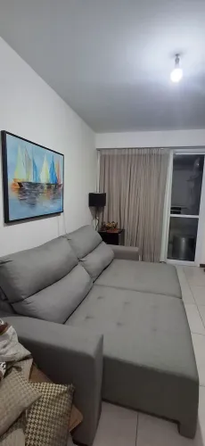 Sofá 3 lugares retrátil e reclinável seminovo - 800 reais.