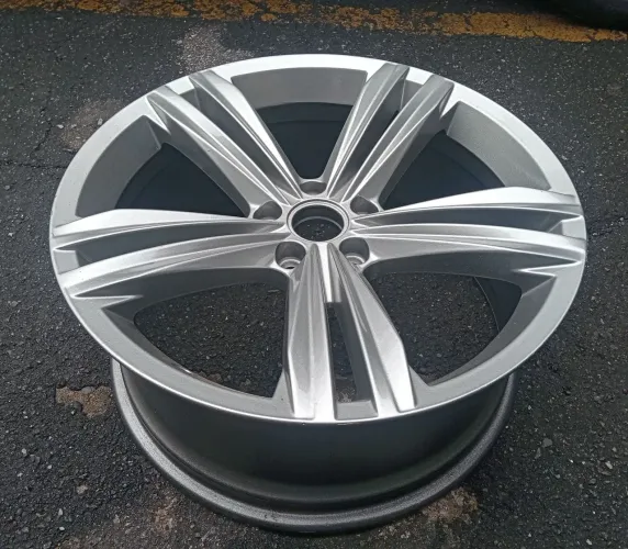 RODA ARO 19 VW TIGUAN R-LINE ORIGINAL AVULSA