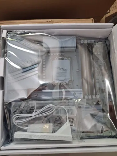 Placa Mãe Z790M Aorus Elite AX Ice WiFi DDR5 LGA1700