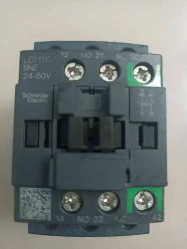 Contator TeSys D Schneider LC1D18BNE 18A 24-60V AC/DC Semi-novo