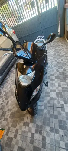 Suzuki Burgman 125i 2012 - Muito bem cuidada e pronta para rodar!