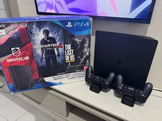PlayStation 4 slim